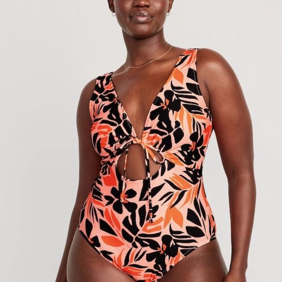 NWT- Old Navy - 3X. Front Cutout Tie One Piece Swimsuit - Picture 2 of 11